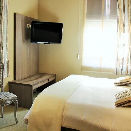 Au Cygne Hotel 3*