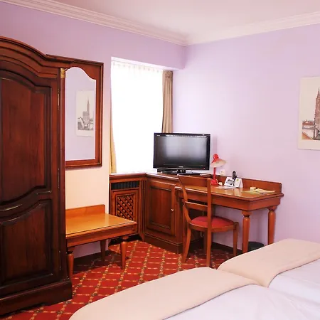 Au Cygne Hotel 3*